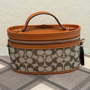 Coach Trail Bag in Crystal Signature, Limited Re-Edition 1994. NEW